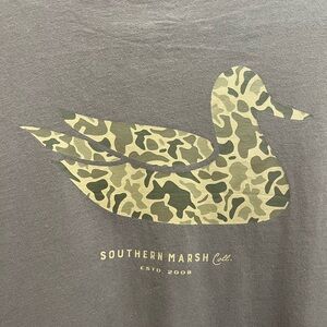 Southern Marsh Long Sleeve Tee. Mens size Large.